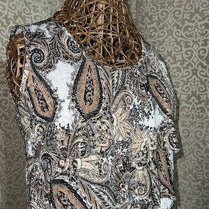 NWT! Dressbarn Sleeveless Blouse, white, black, tan & gold. Ruffled front, PL.